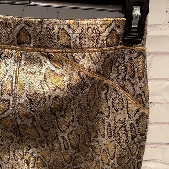 NWT VEGAN LEATHER ANIMAL PRINT LEGGINGS SZ SM FP - Picture 8 of 13